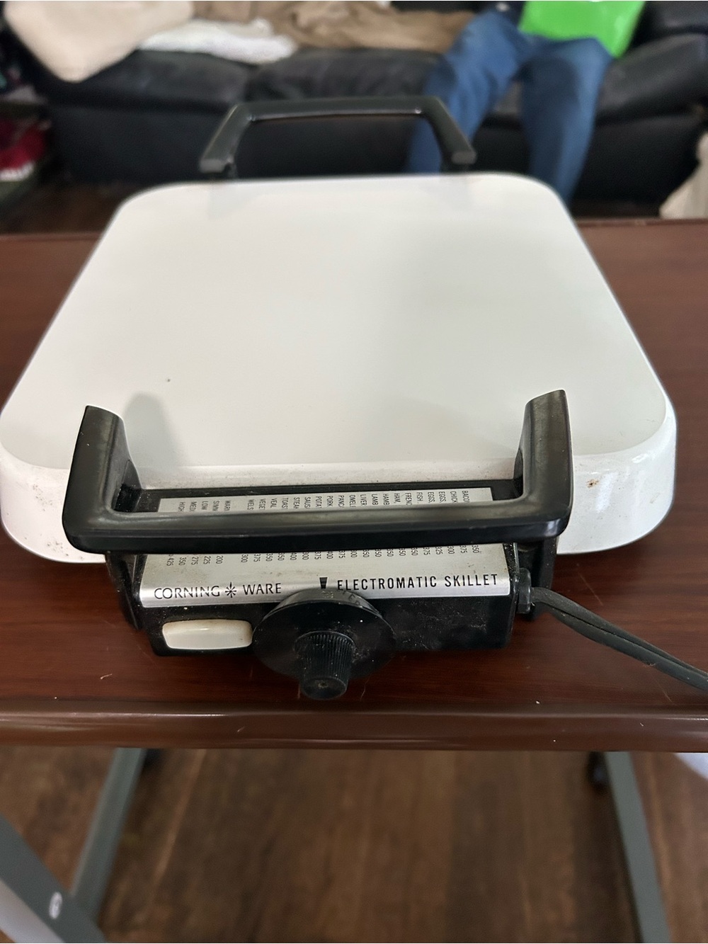 Corning Ware Electromatic Skillet - White Top, Black Base works great heats fast